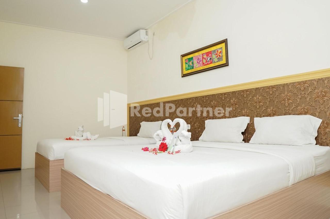 Adisa Homestay Near Saiful Anwar Malang Ngoại thất bức ảnh