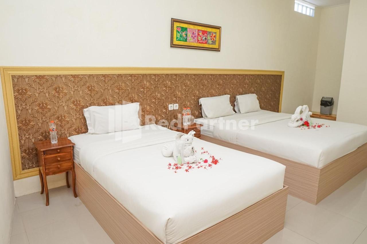 Adisa Homestay Near Saiful Anwar Malang Ngoại thất bức ảnh