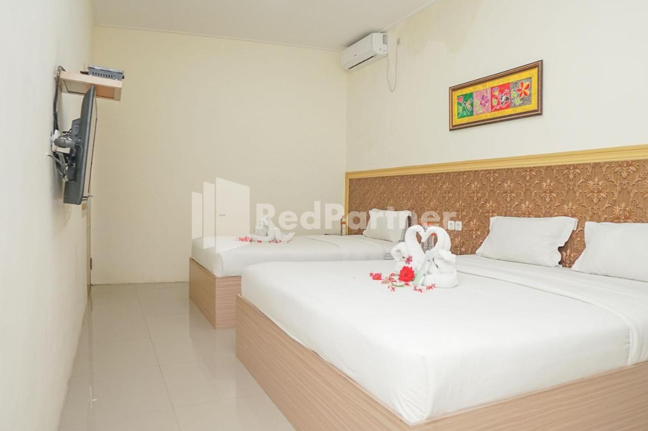 Adisa Homestay Near Saiful Anwar Malang Ngoại thất bức ảnh