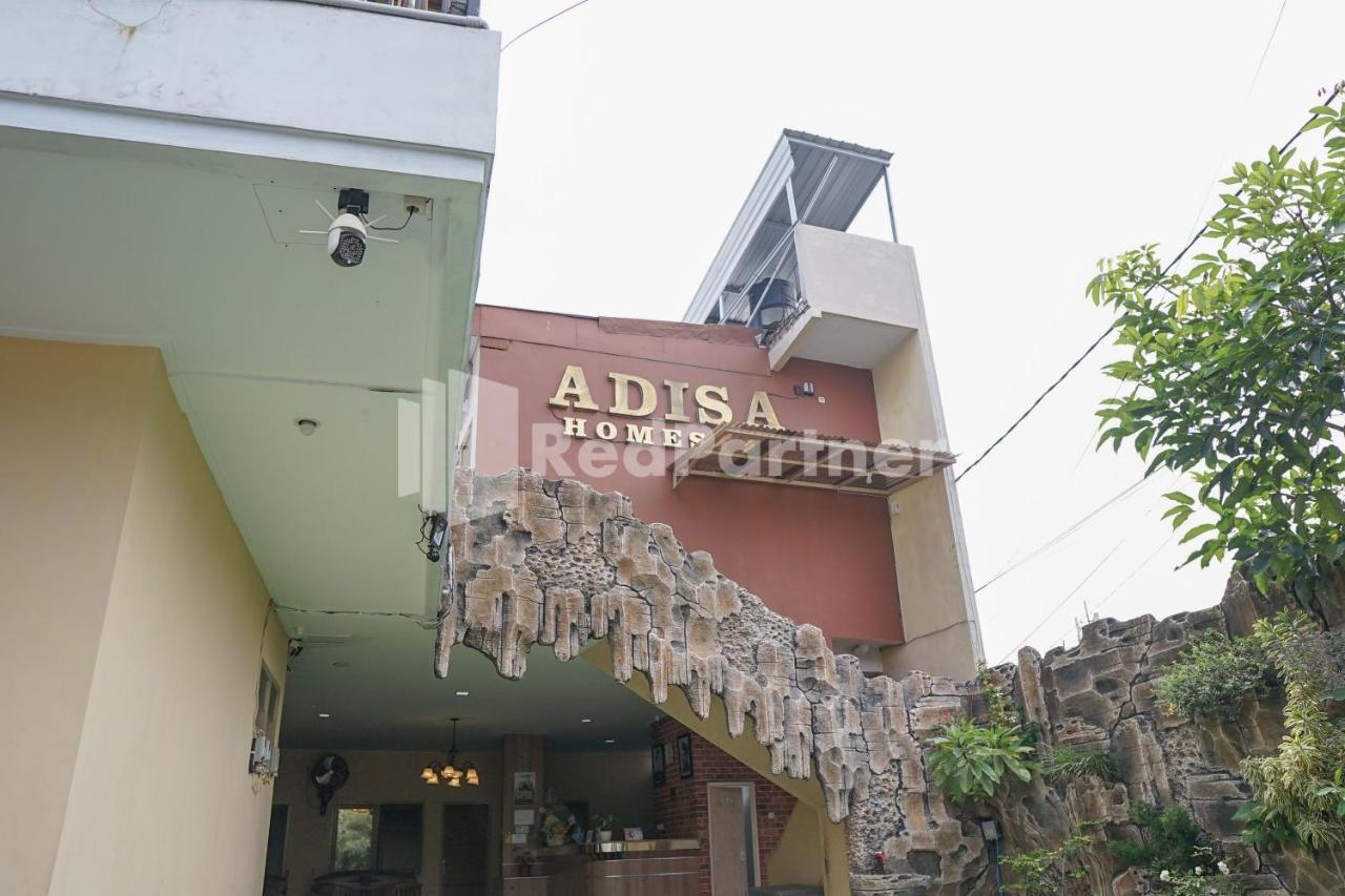 Adisa Homestay Near Saiful Anwar Malang Ngoại thất bức ảnh