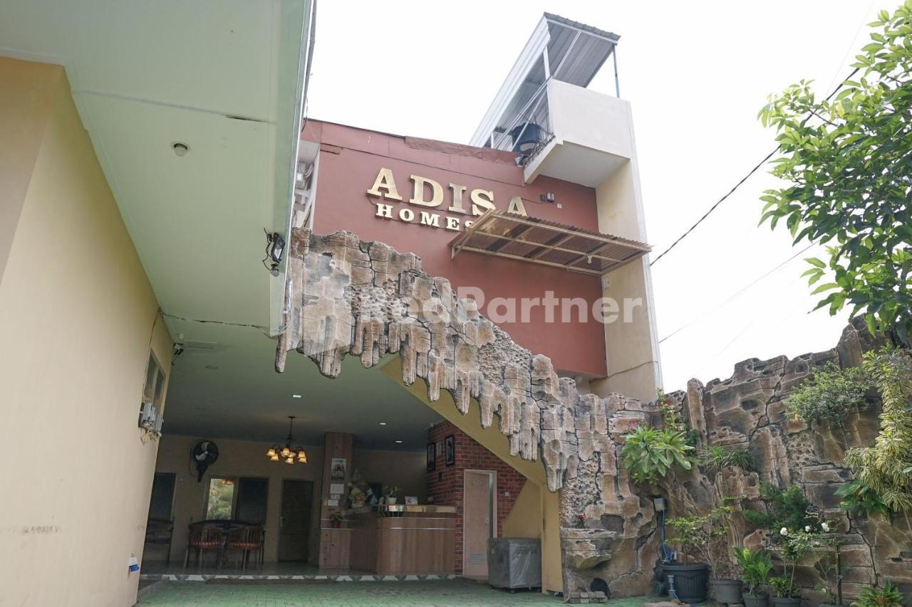 Adisa Homestay Near Saiful Anwar Malang Ngoại thất bức ảnh